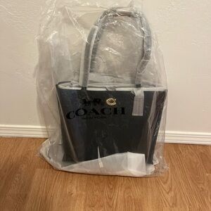 NEW Coach tote